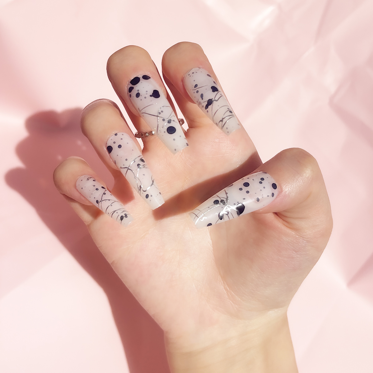 24 PCS PRESS ON NAIL TIPS LONG COFFIN SHAPE SLIVERY LINES AND BLACK DOTS Specification drawing