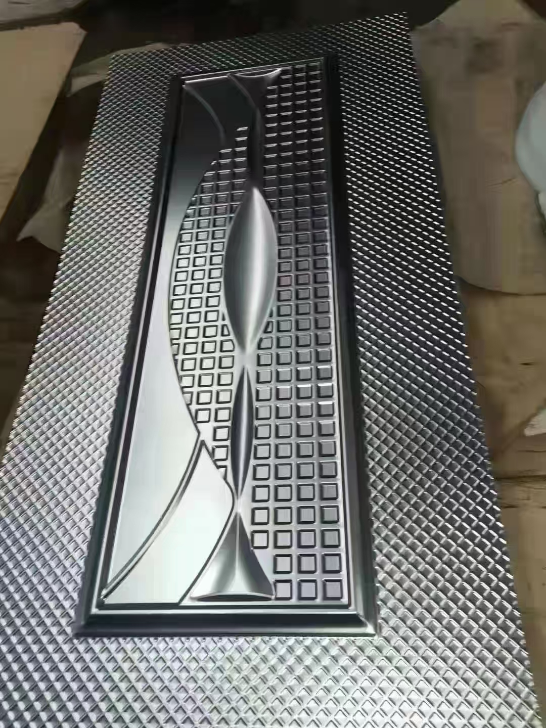 门板 冷轧门板 压花门板 镀锌门板铁皮压花门面 门面板 覆膜门板 防盗门装饰面 门面压花板详情4