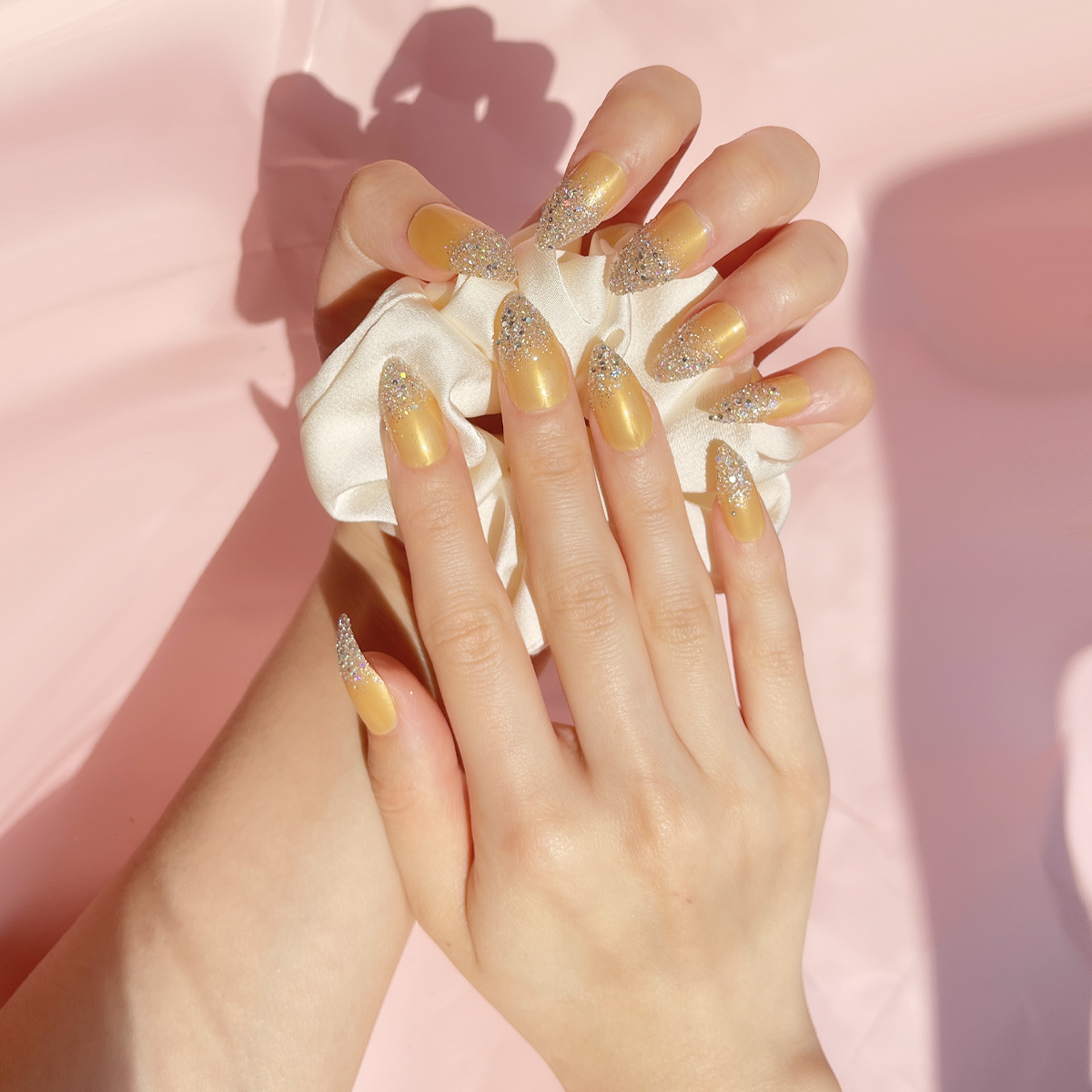 24 PCS PRESS ON NAIL TIPS STILETTO SHAPE YELLOW BACKGROUND SLIVERY GLITTER full figure