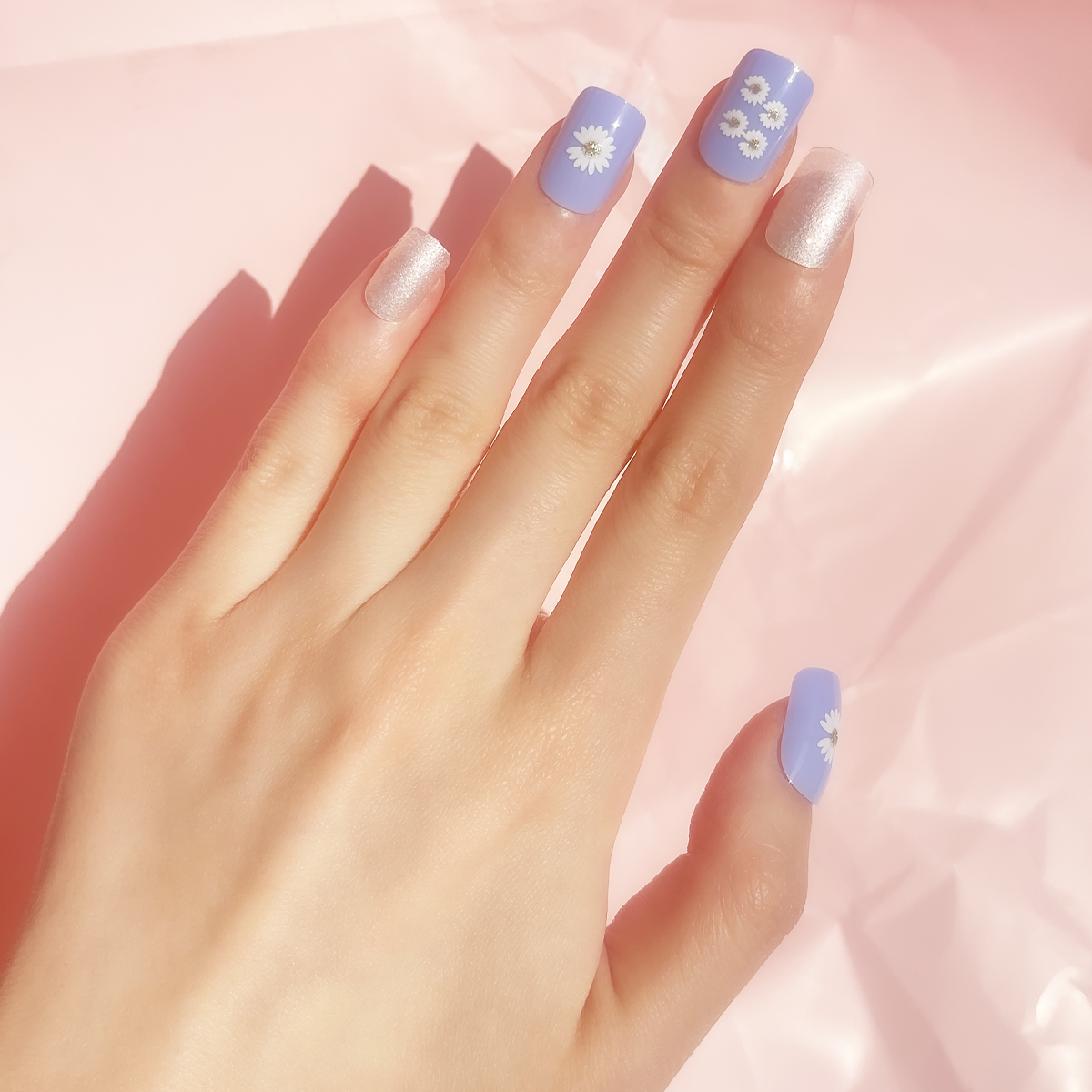 24 PCS PRESS ON NAIL TIPS SQUARE SHAPE LITTLE DAISY SLIVERY GLITTER EFFECT details Picture