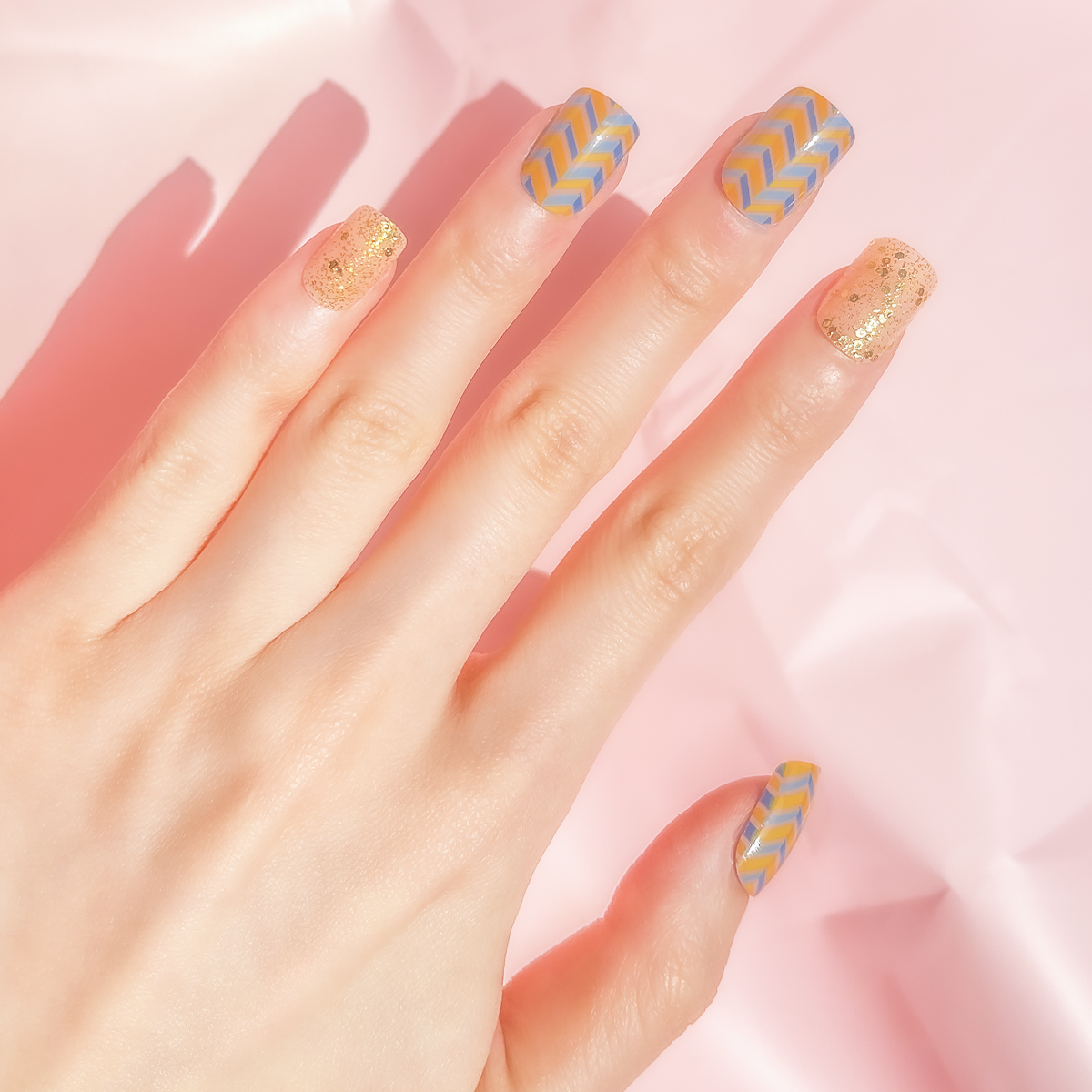 24 PCS PRESS ON NAIL TIPS SQUARE SHAPE GOLD GLITTER WITH YELLOW AND BLUE STRIPES full figure