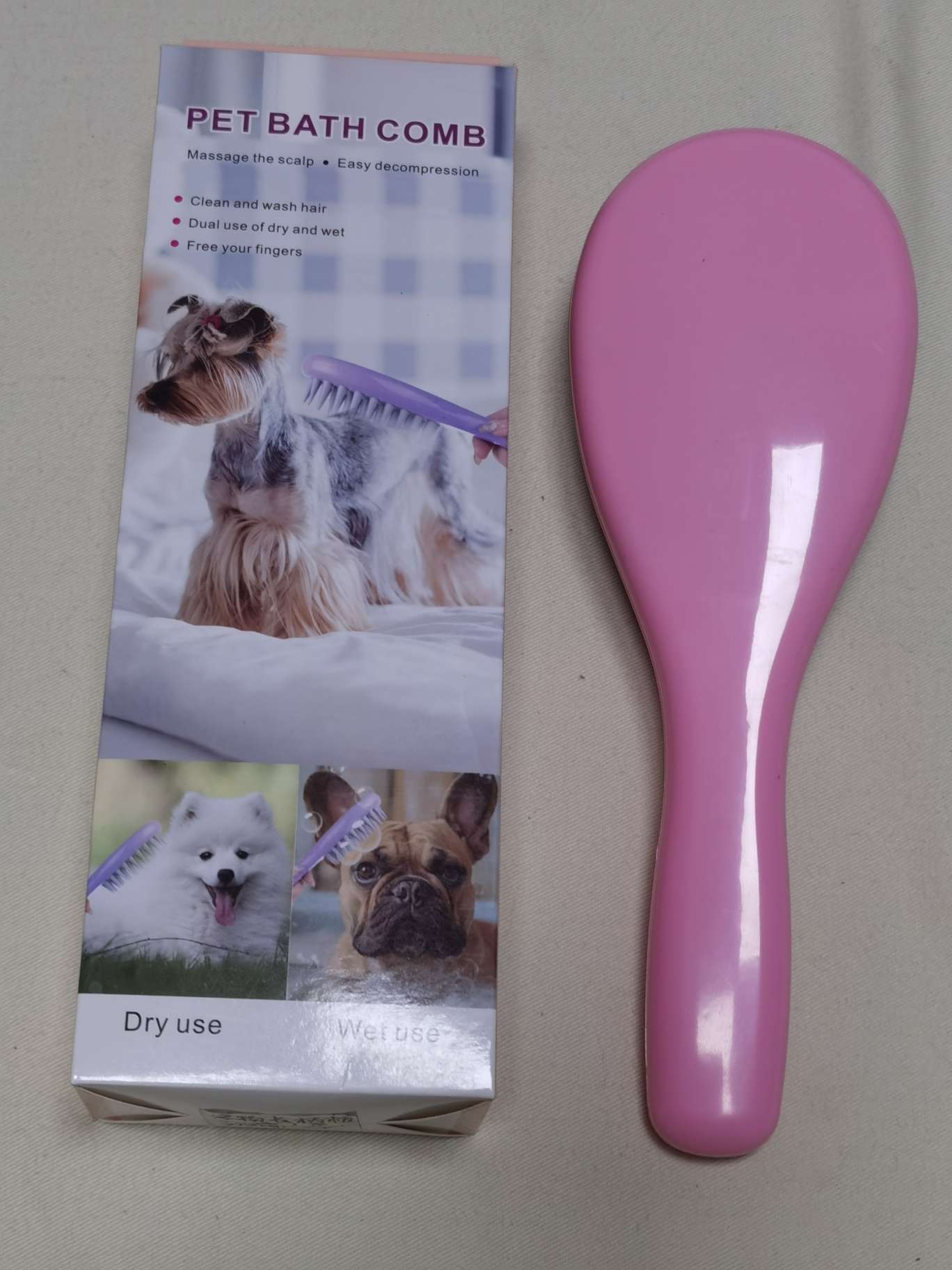 Coarse-toothed long-handled silicone hair-washing brush, a hair-washing wonder, for home scalp massage, cleaning, anti-itch and hair smoothing. Silicone comb, pet spray comb, cat and dog licking plate Application Scenario