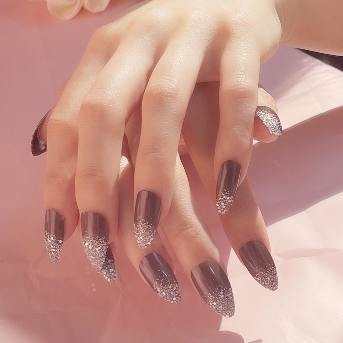 24 PCS PRESS ON NAIL TIPS STILETTO SHAPE BROWN BACKGROUND AND SLIVERY GLITTER full figure