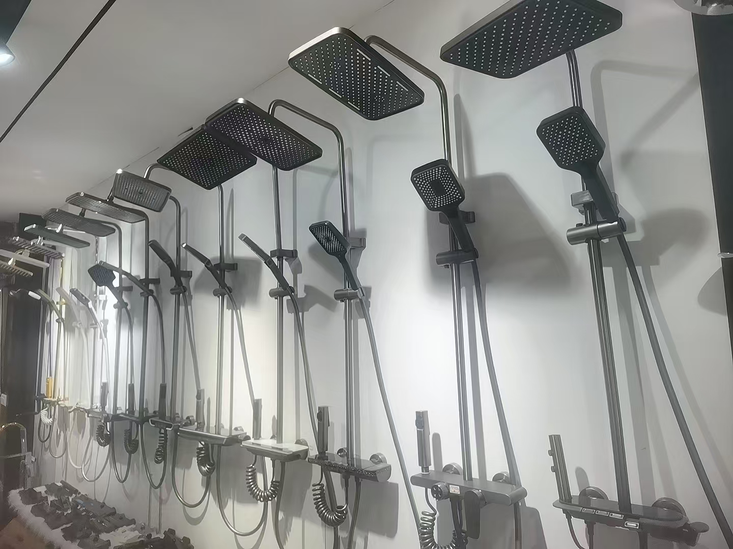 Yiwu Shengjie Sanitary Ware Co., LTD