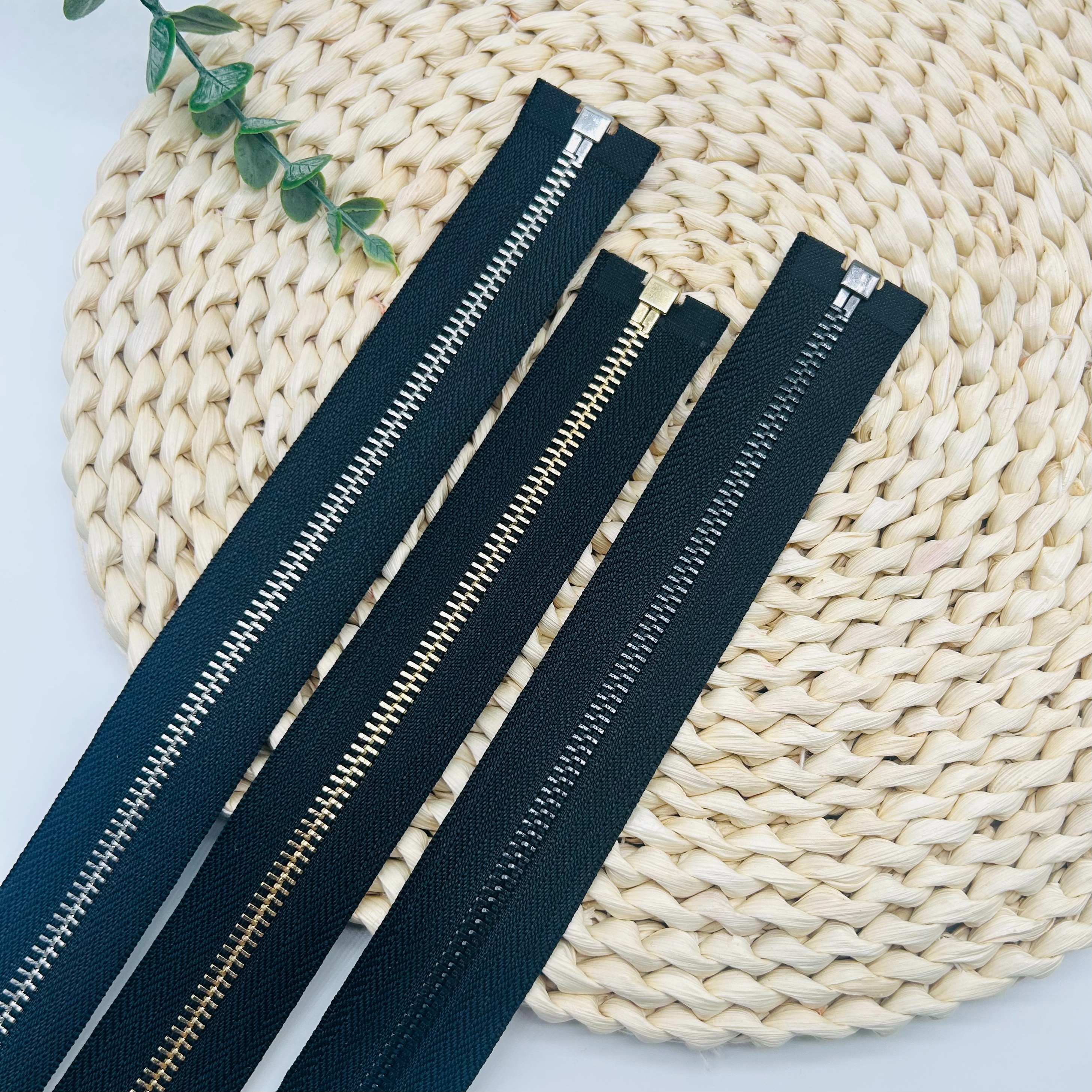 No. 5 Premium Metal, Plain Thread, Light Gold, White Gold, Gun Black, Zipper, Tail Hanging, Plated, Automatic Front Opening, Special For Front Opening Specification drawing