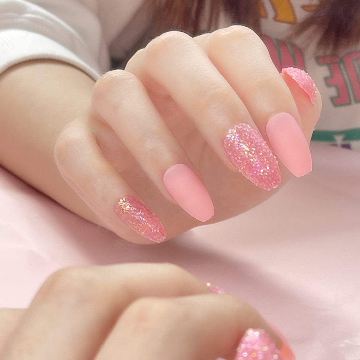 24 PCS PRESS ON NAIL TIPS COFFIN SHAPE PINK MATTE AND GLITTER EFFECT full figure