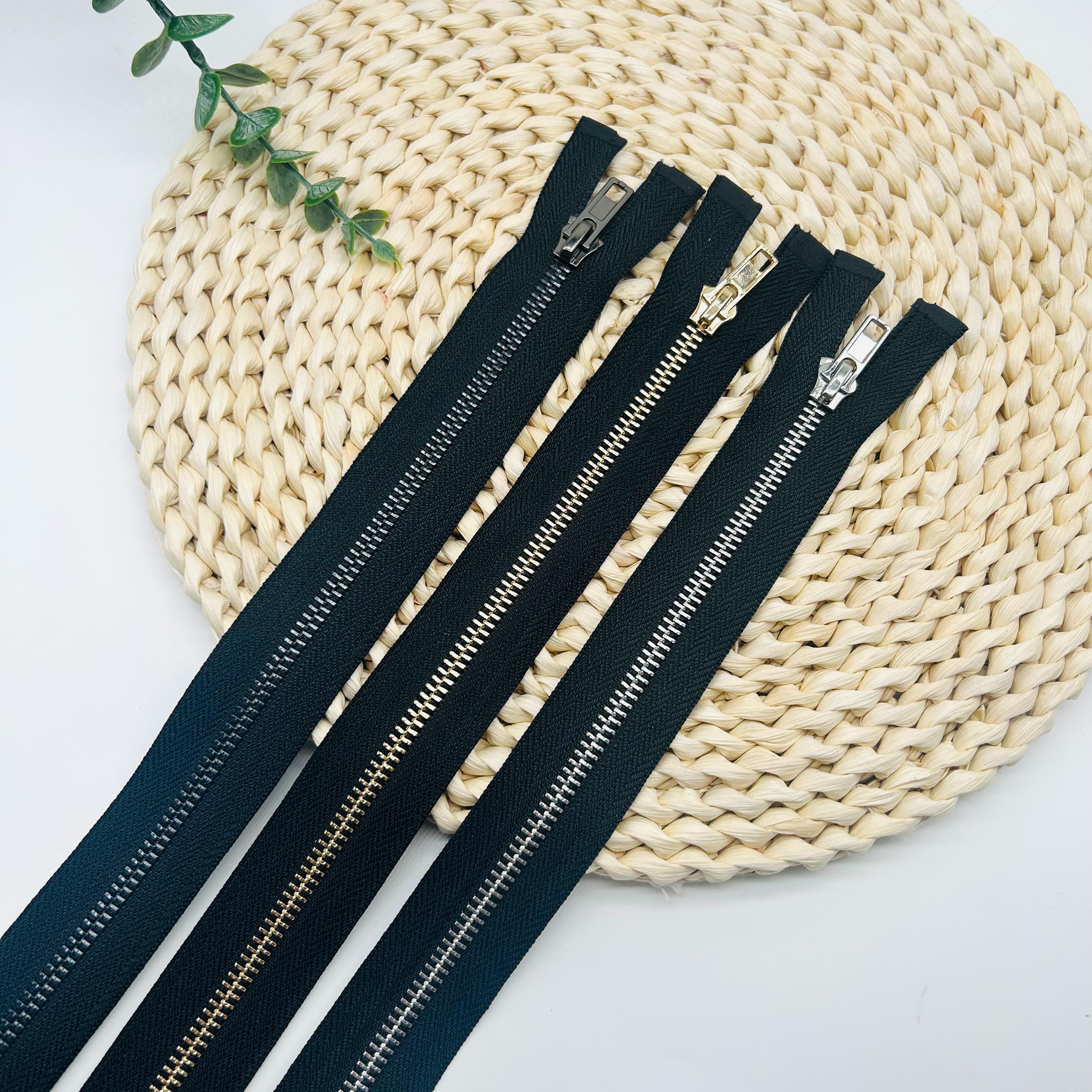 No. 5 Premium Metal, Plain Thread, Light Gold, White Gold, Gun Black, Zipper, Tail Hanging, Plated, Automatic Front Opening, Special For Front Opening details Picture