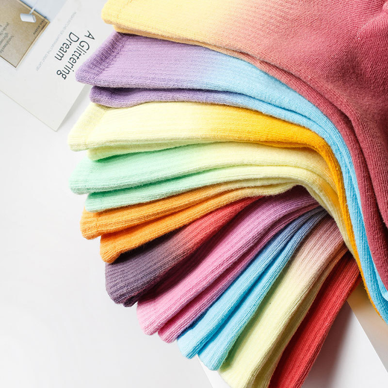 吊染渐变中筒袜扎染彩色篮球运动袜滑板袜情侣款嘻哈男女长筒袜产品图