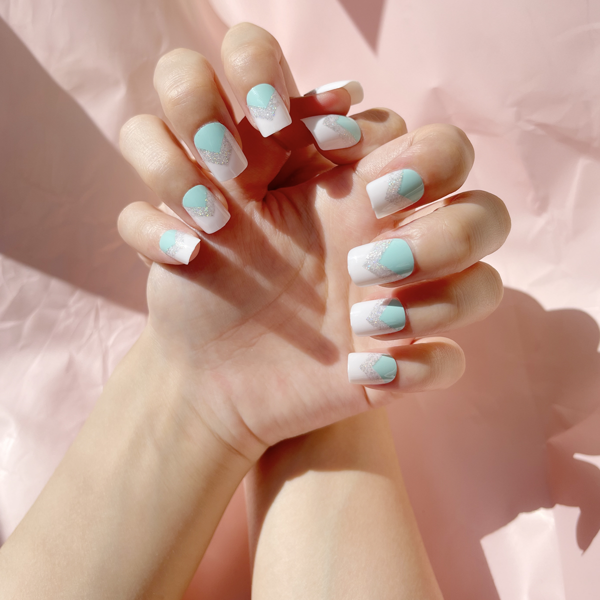 24 PCS PRESS ON NAIL TIPS SQUARE SHAPE MINT GREEN AND SLIVERY GLITTER full figure