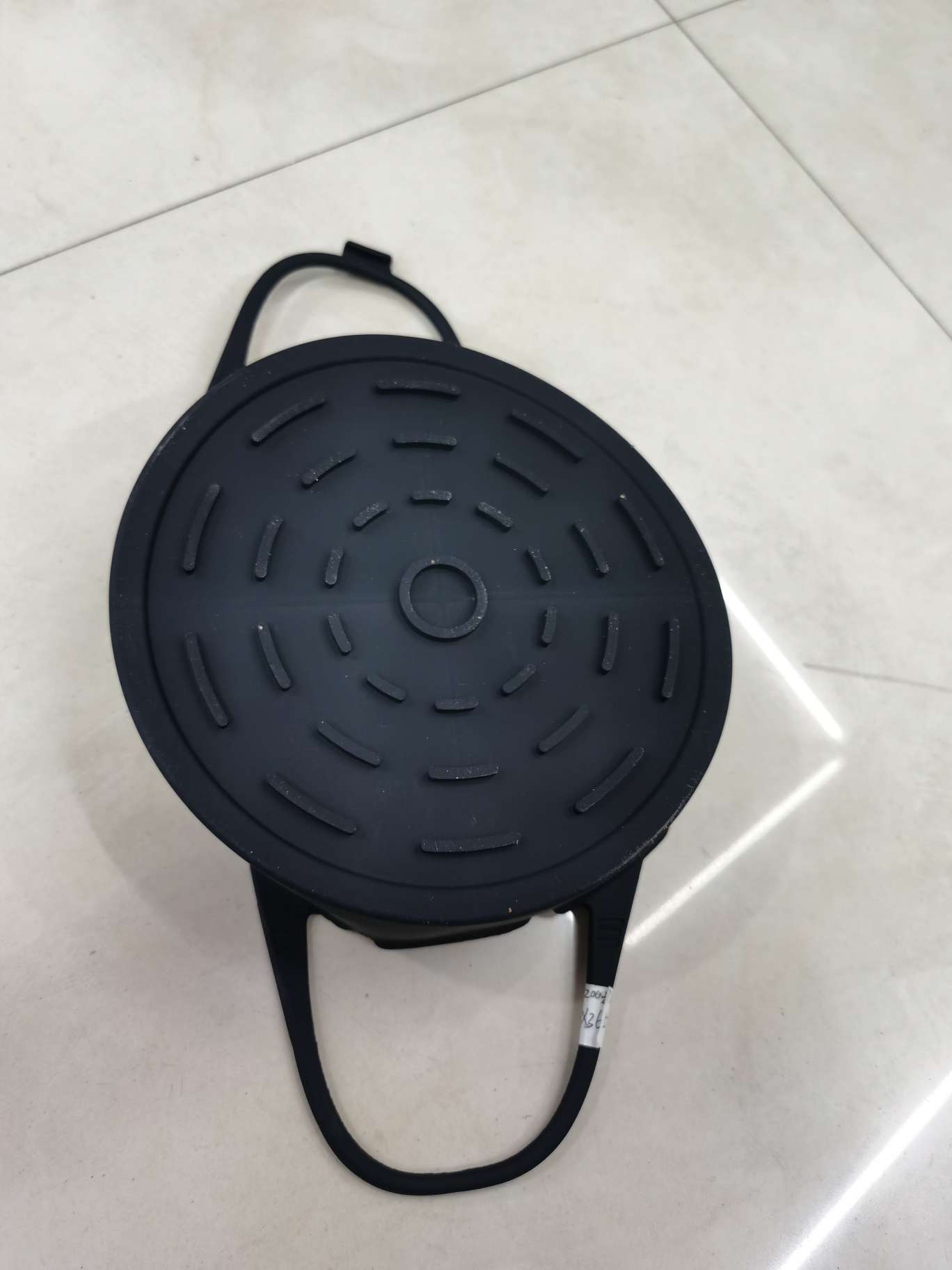 2025 Amazon's new split-compartment air fryer silicone pad, air fryer basket, and silicone air fryer baking tray details Picture