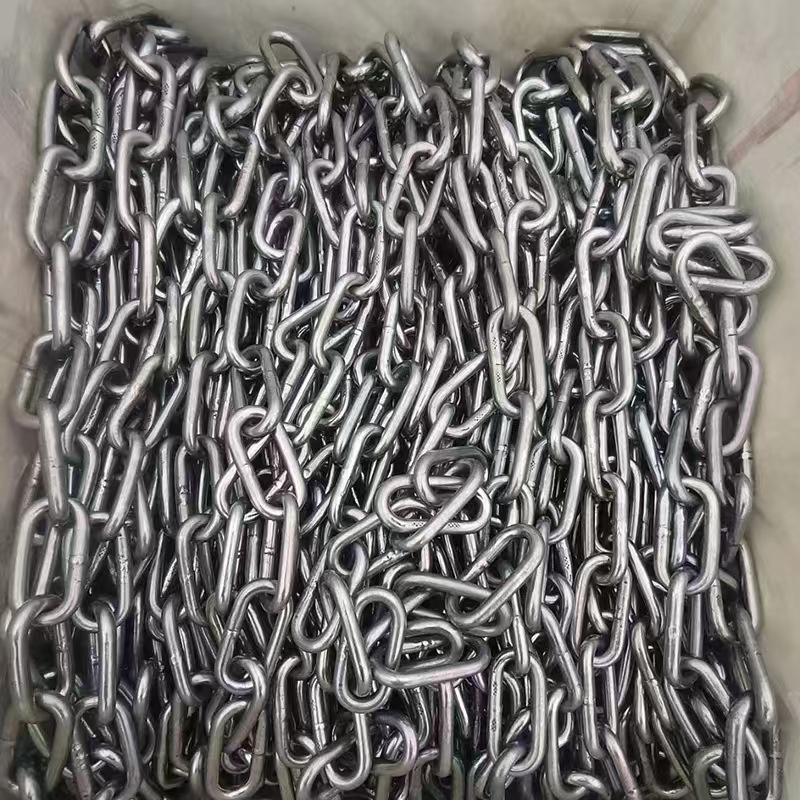 链条  长环链条  吊灯链  铁链  狗链    锁链  隔断链  起重链  防盗链  镀锌铁链  晾衣链条  无缝链条产品图