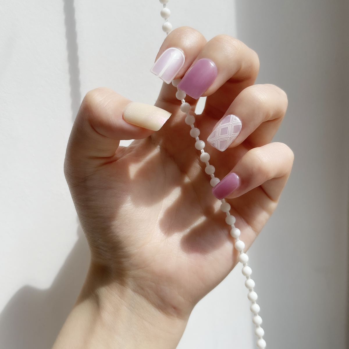24 PCS PRESS ON NAIL TIPS SQUARE SHAPE OFF WHITE AND PEARL full figure