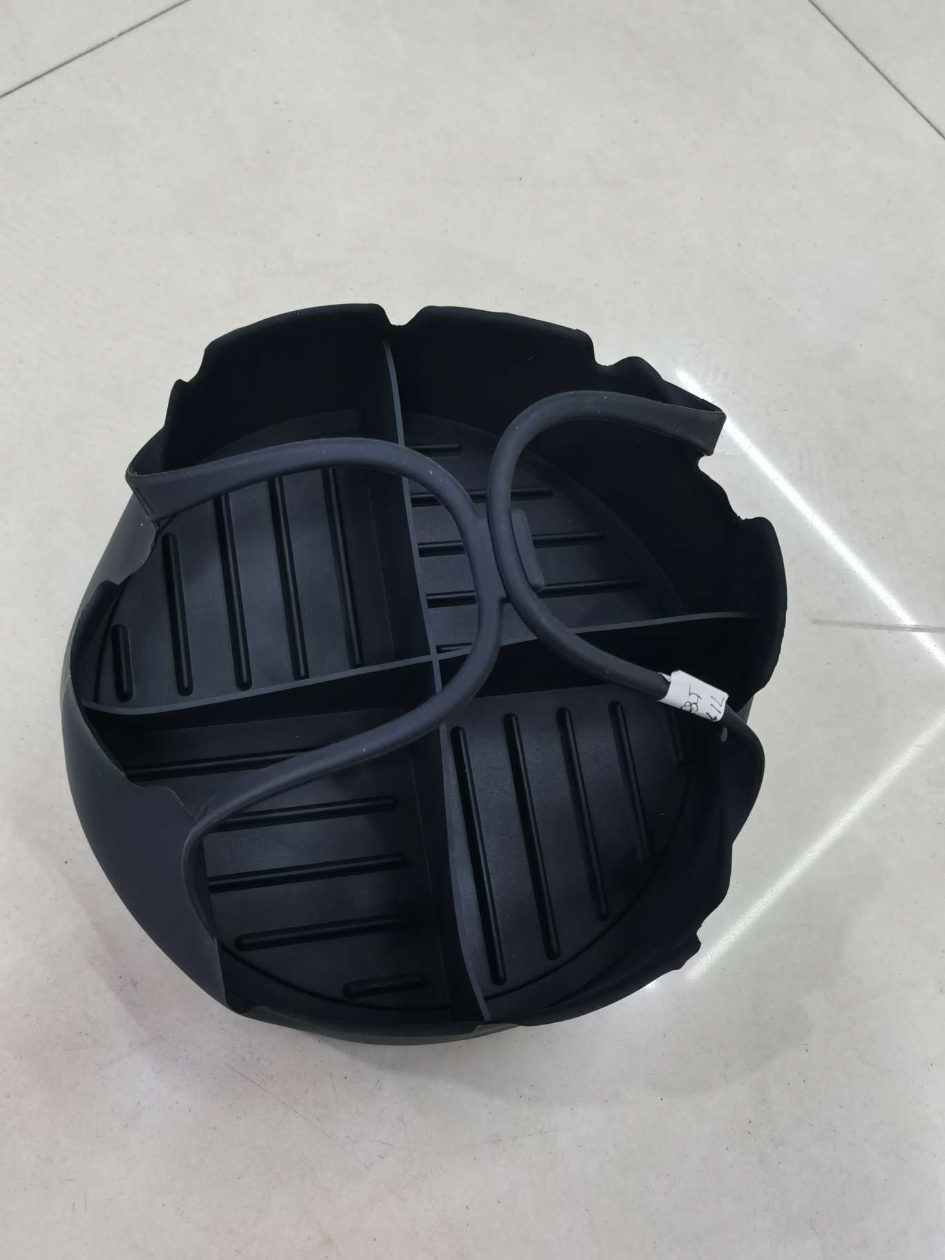2025 Amazon's new split-compartment air fryer silicone pad, air fryer basket, and silicone air fryer baking tray undefined