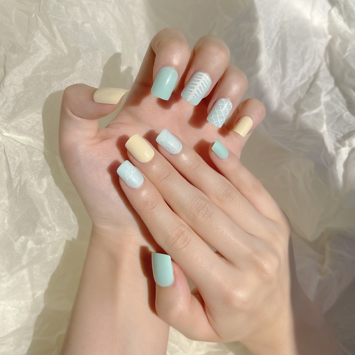 24 PCS PRESS ON NAIL TIPS SQUARE SHAPE YELLOW AND BLUE PATTERN Specification drawing