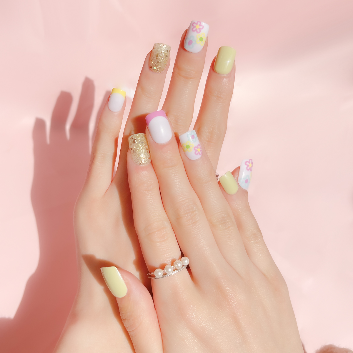24 PCS PRESS ON NAIL TIPS SQUARE SHAPE COLORFUL FLOWER AND GOLD GLITTER Application Scenario