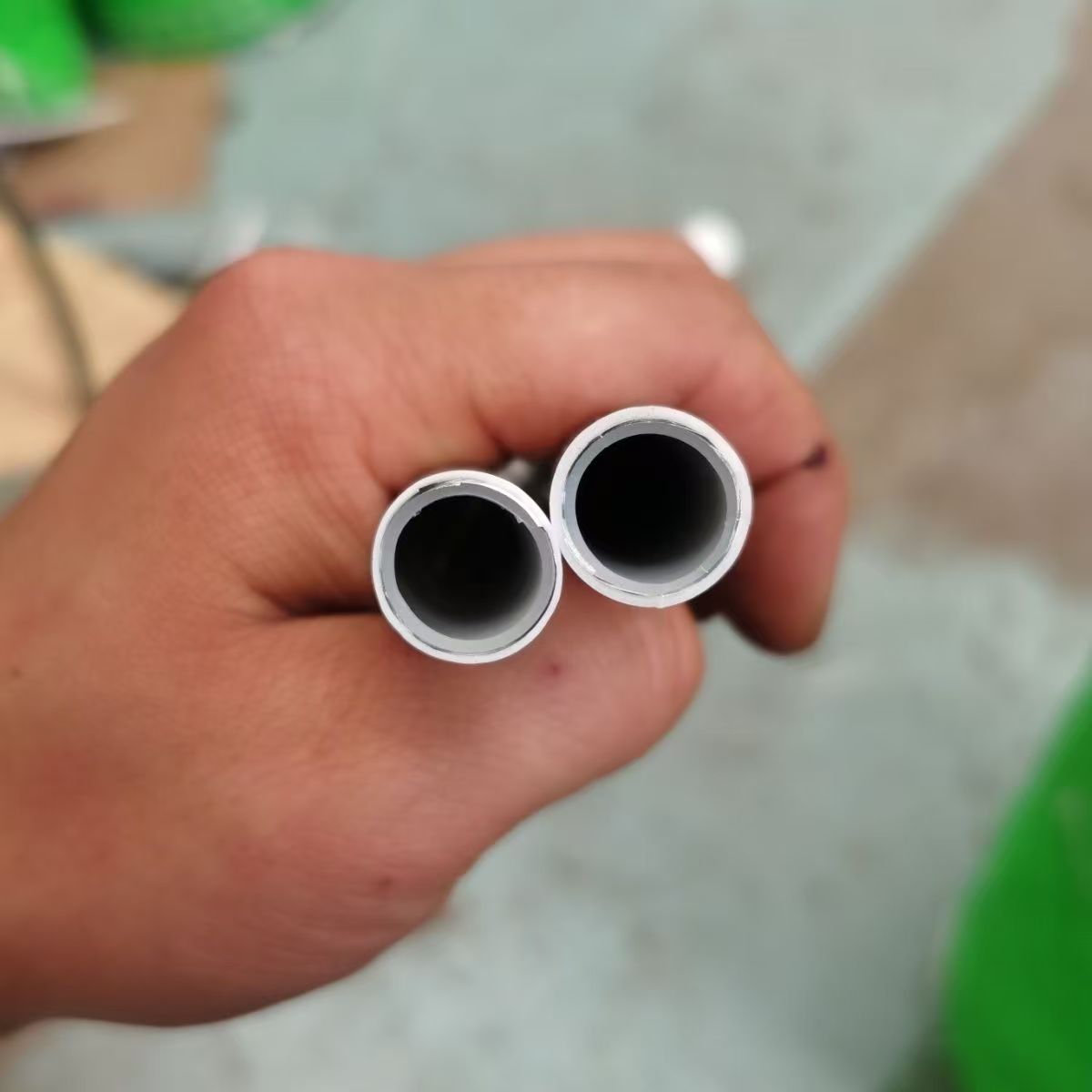 铝塑管  铝塑复合管  热水管  太阳能水管  保温管  防冻管  上水管  暖气水管   弯曲铝塑管  防晒铝塑管详情6