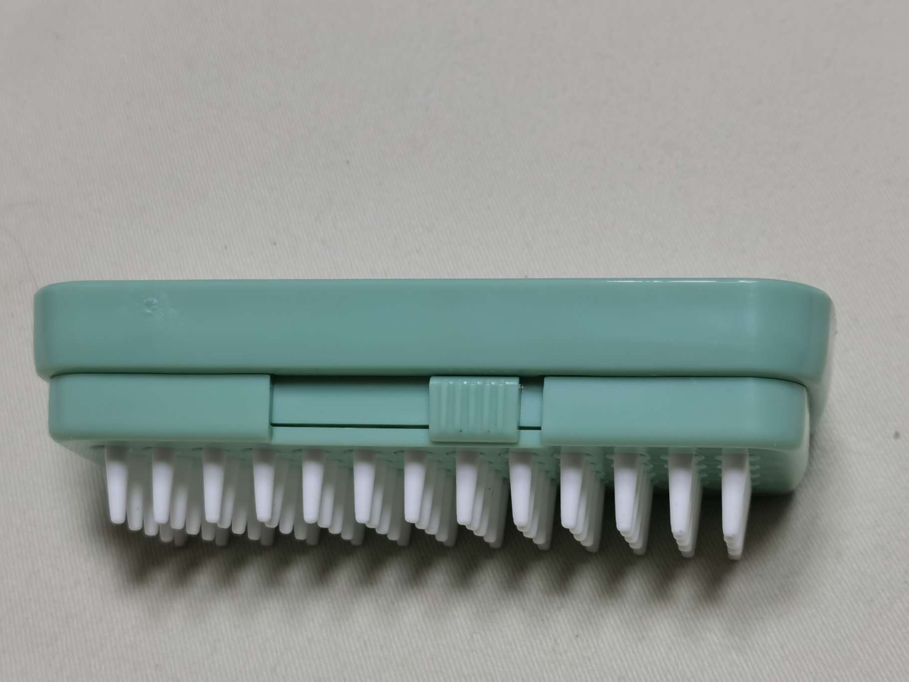 Portable telescopic comb, magic hair combing, cleaning without harming the scalp, hairdressing comb, smooth hair washing comb, pet brush undefined