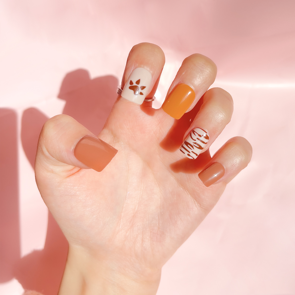 24 PCS PRESS ON NAIL TIPS SQUARE SHAPE ORANGE AND TIGER EFFECT Application Scenario
