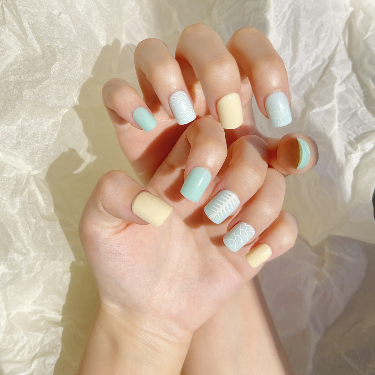 24 PCS PRESS ON NAIL TIPS SQUARE SHAPE YELLOW AND BLUE PATTERN full figure
