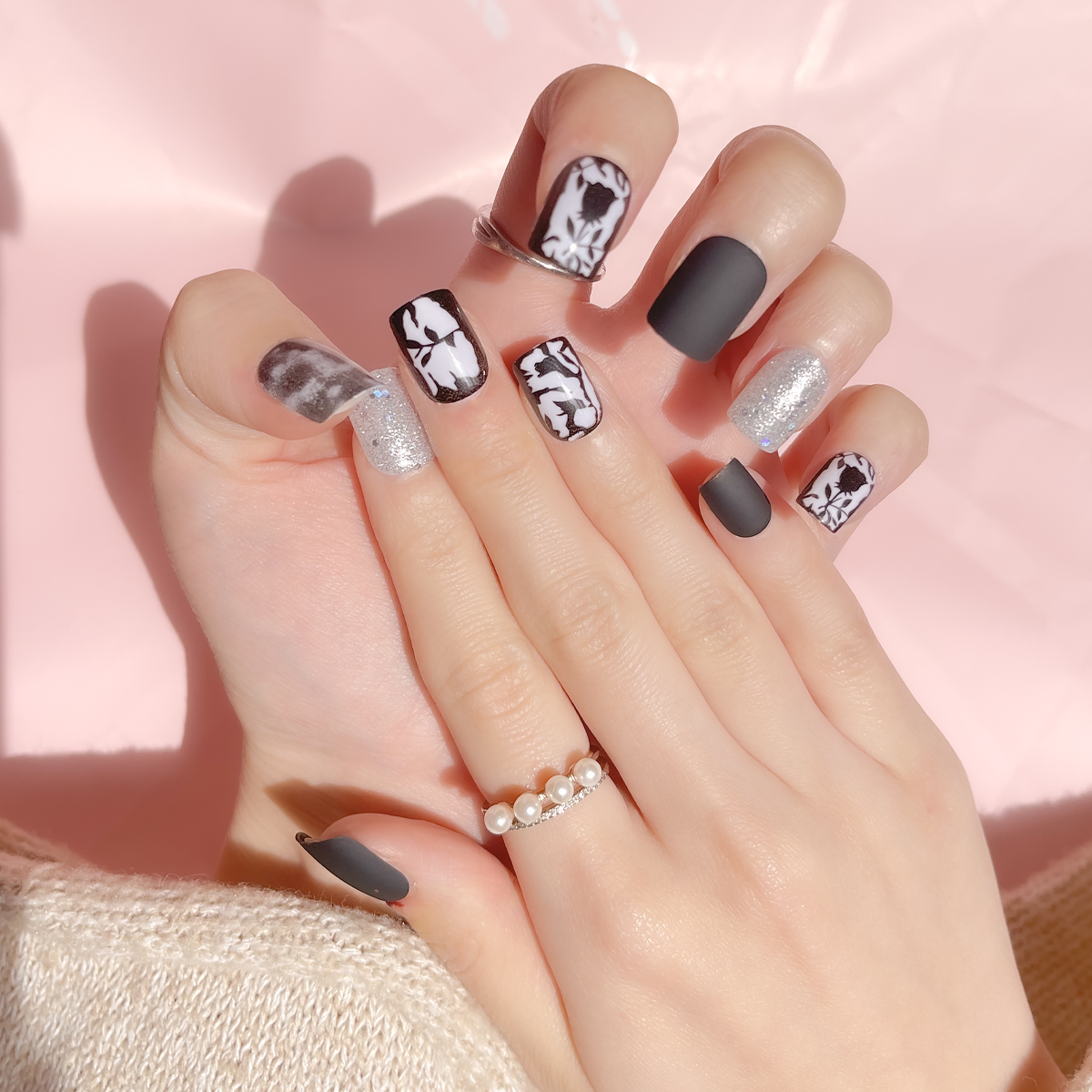 24 PCS PRESS ON NAIL TIPS SQUARE SHAPE BLACK ROSE AND SLIVERY GLITTER details Picture