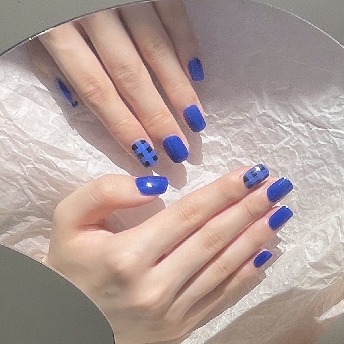 24 PCS PRESS ON NAIL TIPS ROUND SHAPE RELUCTANT WORKAHOLIC COLOR details Picture