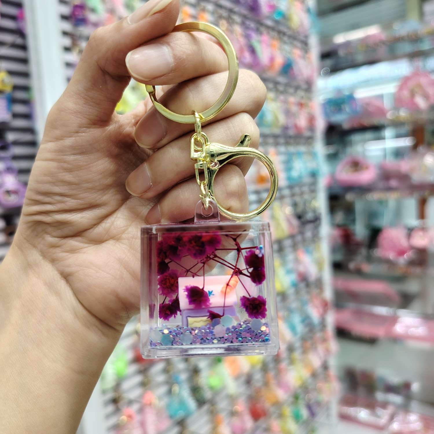 网红流沙可爱入油七夕情侣钥匙挂件花房屋背包配饰汽车小礼品挂饰批发白底实物图