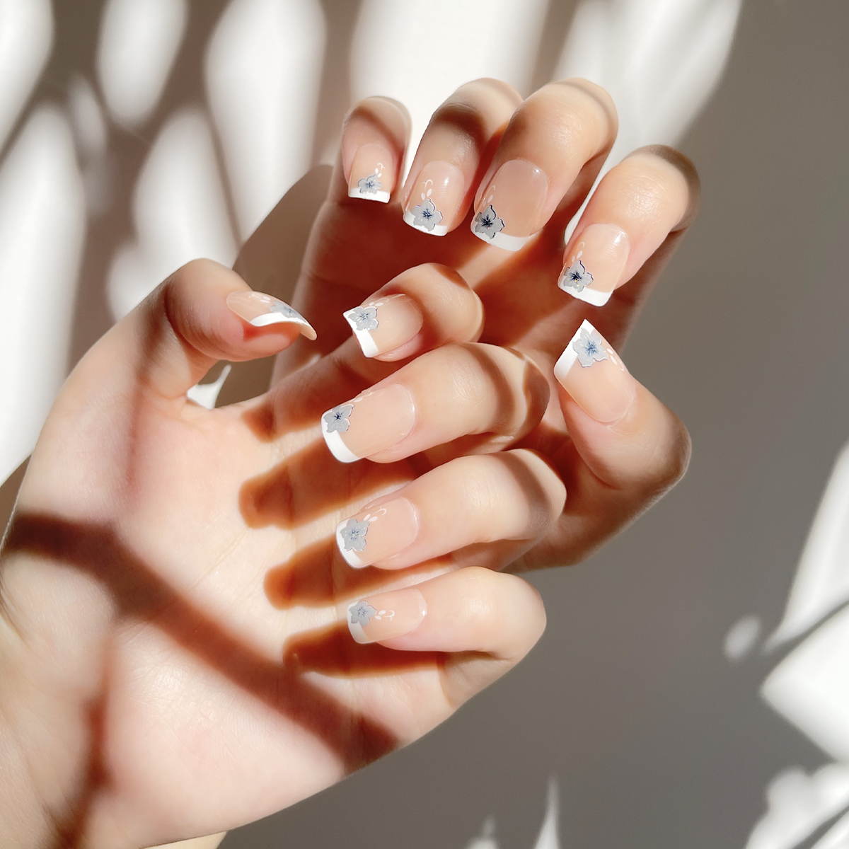 24 PCS PRESS ON NAIL TIPS SQUARE SHAPE FRENCH STYLE WITH GREY FLOWER full figure