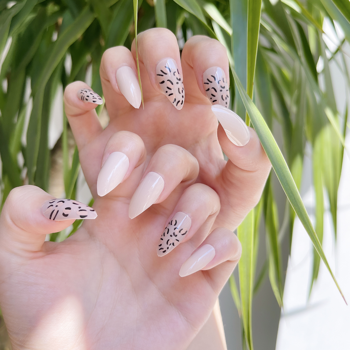 34 PCS PRESS ON NAIL TIPS STILETTO SHAPE LEOPARD PRINT  full figure