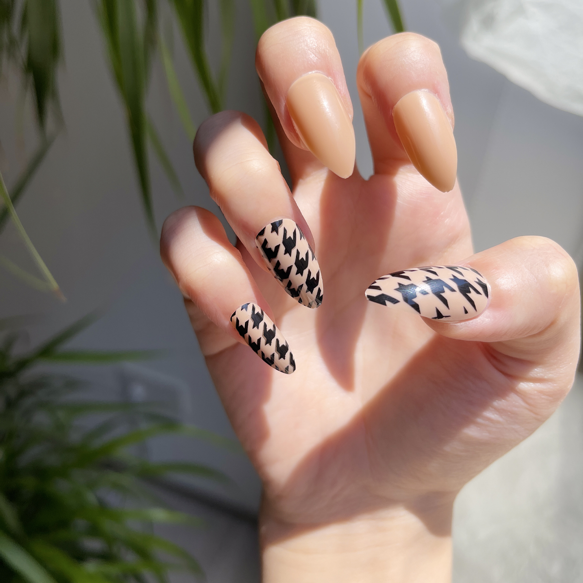 24 PCS PRESS ON NAIL TIPS STILETTO SHAPE CHECK PATTERN Specification drawing