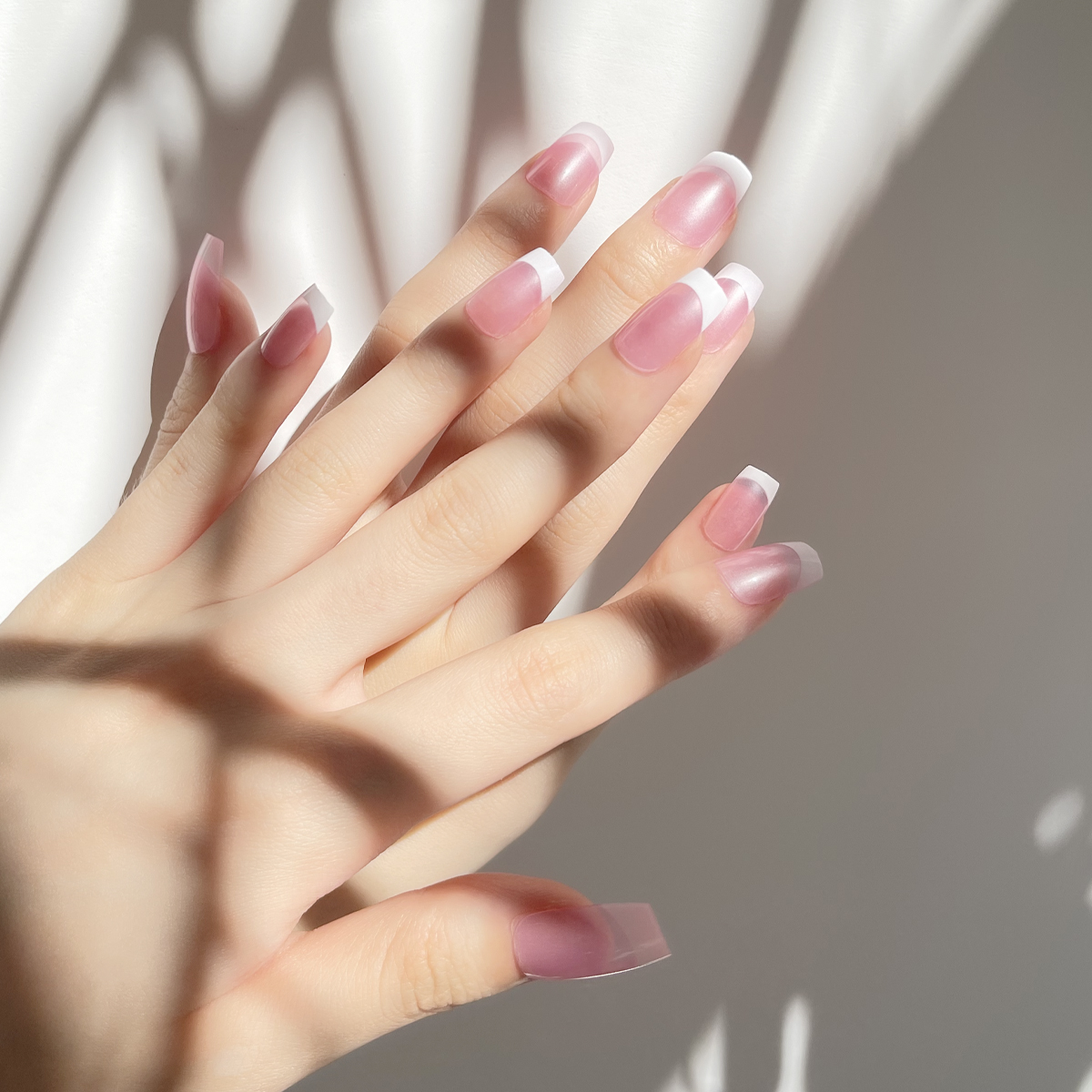 24 PCS PRESS ON NAIL TIPS SHORT COFFIN PINK BACKGROUND AND FRENCH STYLE full figure
