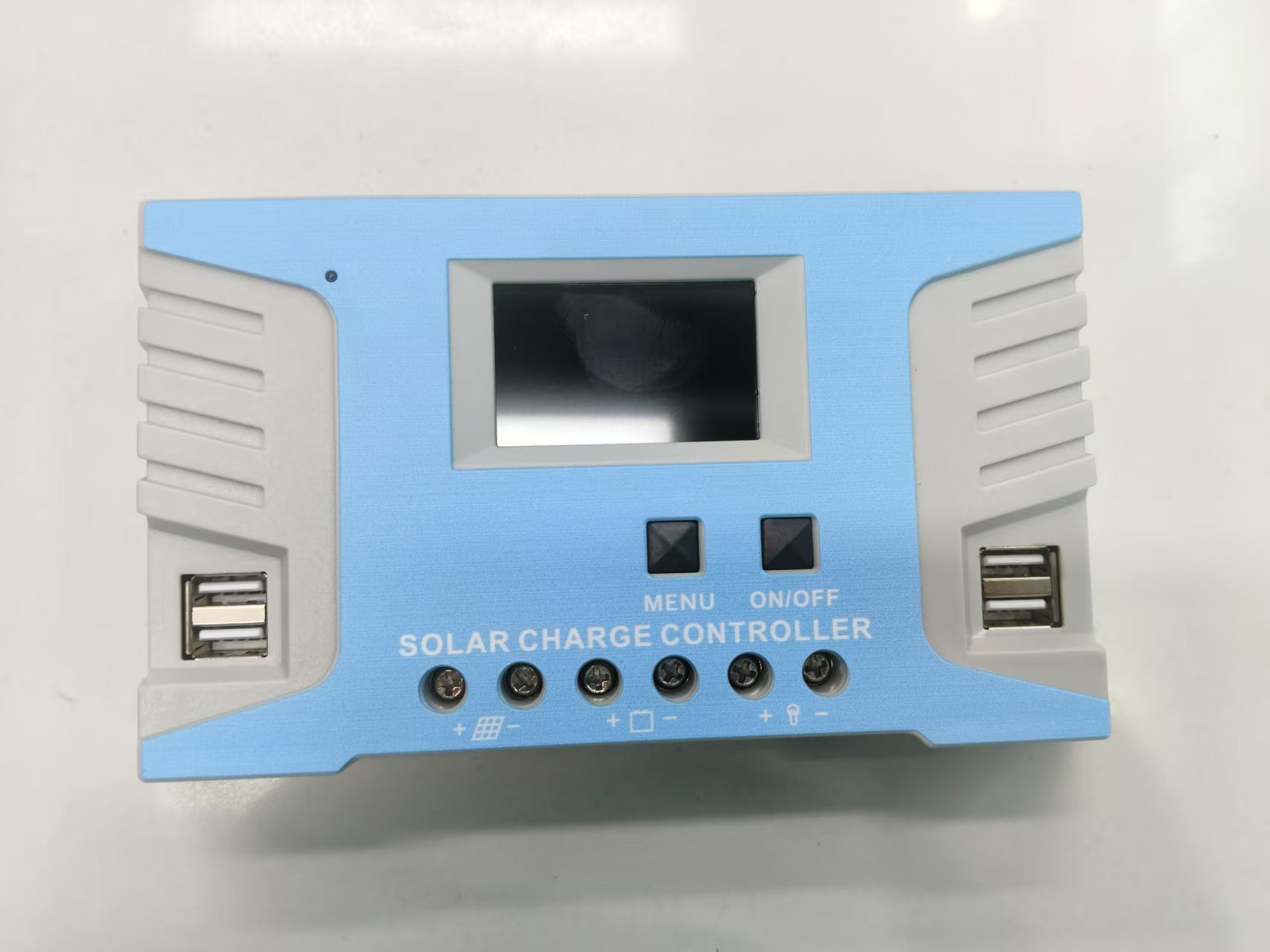 太阳能控制器双USB输出太阳能电池充电器光伏板智能12V24V48V PWM