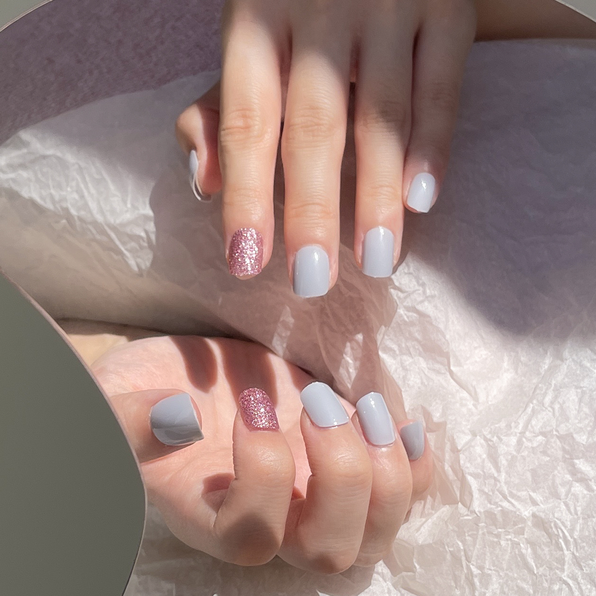 24 PCS PRESS ON NAIL TIPS ROUND SHAPE BLUE AND PINK GLITTER Specification drawing
