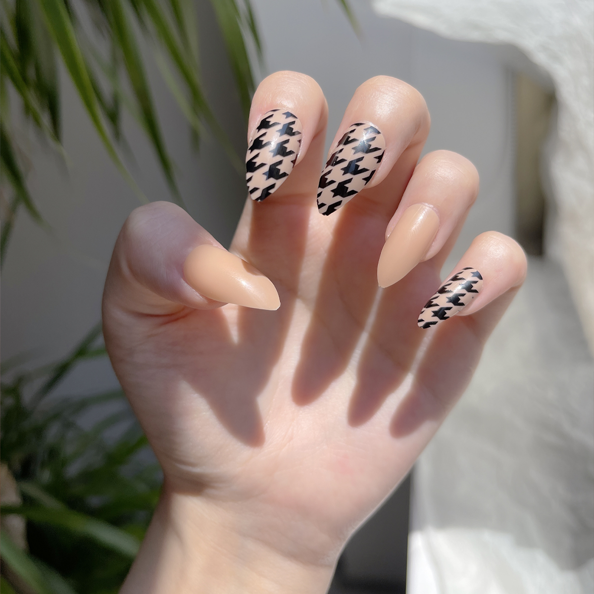 24 PCS PRESS ON NAIL TIPS STILETTO SHAPE CHECK PATTERN full figure