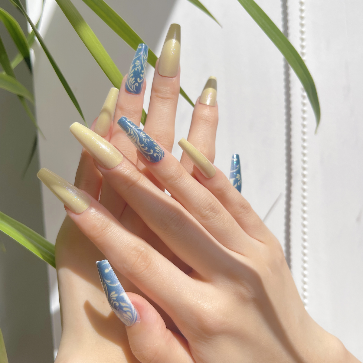 24 PCS PRESS ON NAIL TIPS BALLET SHAPE PEARL EFFECT WITH LEAVES PATTERN full figure
