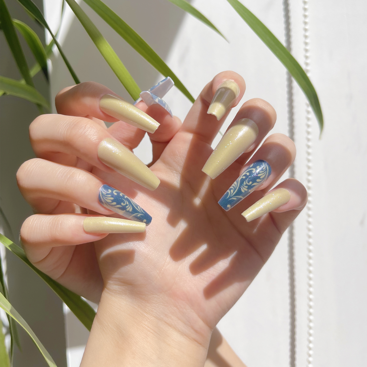 24 PCS PRESS ON NAIL TIPS BALLET SHAPE PEARL EFFECT WITH LEAVES PATTERN details Picture