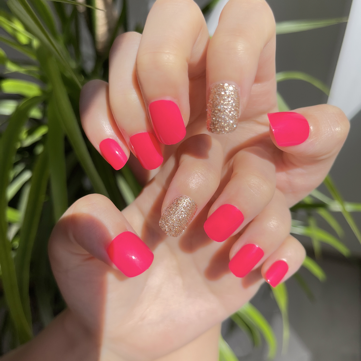 24 PCS PRESS ON NAIL TIPS ROUND SHAPE BRIGHT PINK COLOR WITH GOLD GLITTER Specification drawing