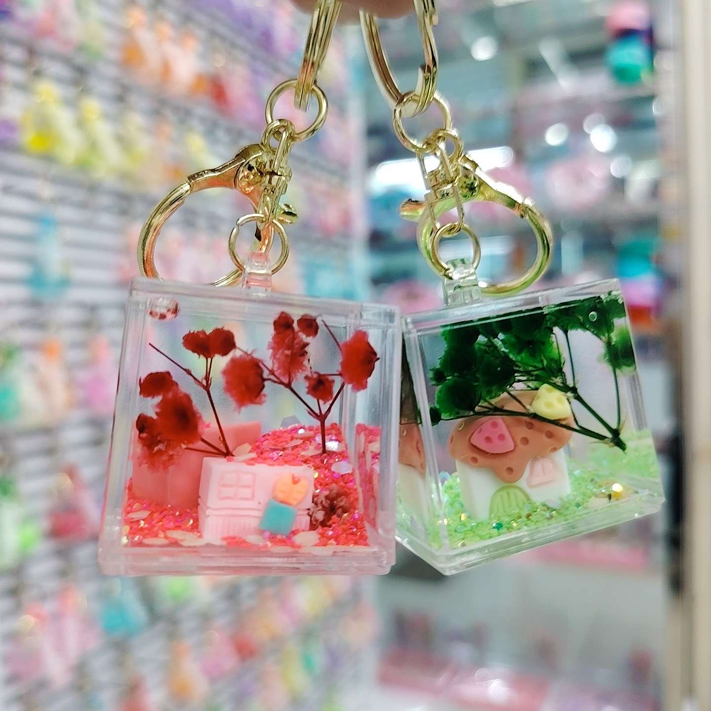网红流沙可爱入油七夕情侣钥匙挂件花房屋背包配饰汽车小礼品挂饰批发