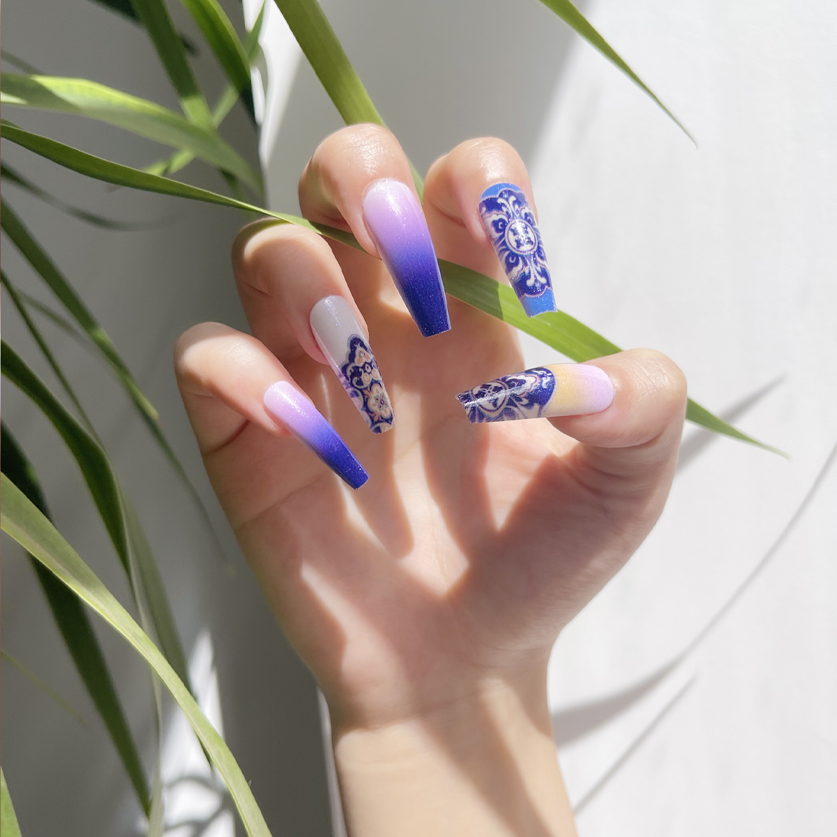 24 PCS PRESS ON NAIL TIPS BALLET SHAPE PURPLE PEARL COLOR BLUE AND WHITE PORCELAIN PATTERN details Picture