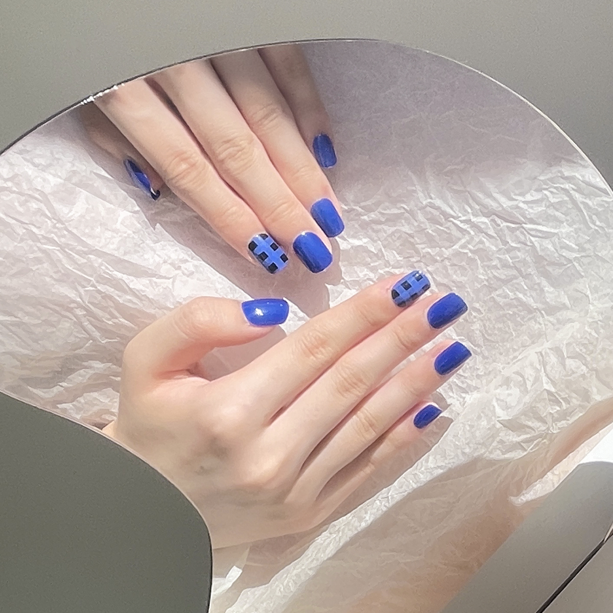 24 PCS PRESS ON NAIL TIPS ROUND SHAPE RELUCTANT WORKAHOLIC COLOR full figure