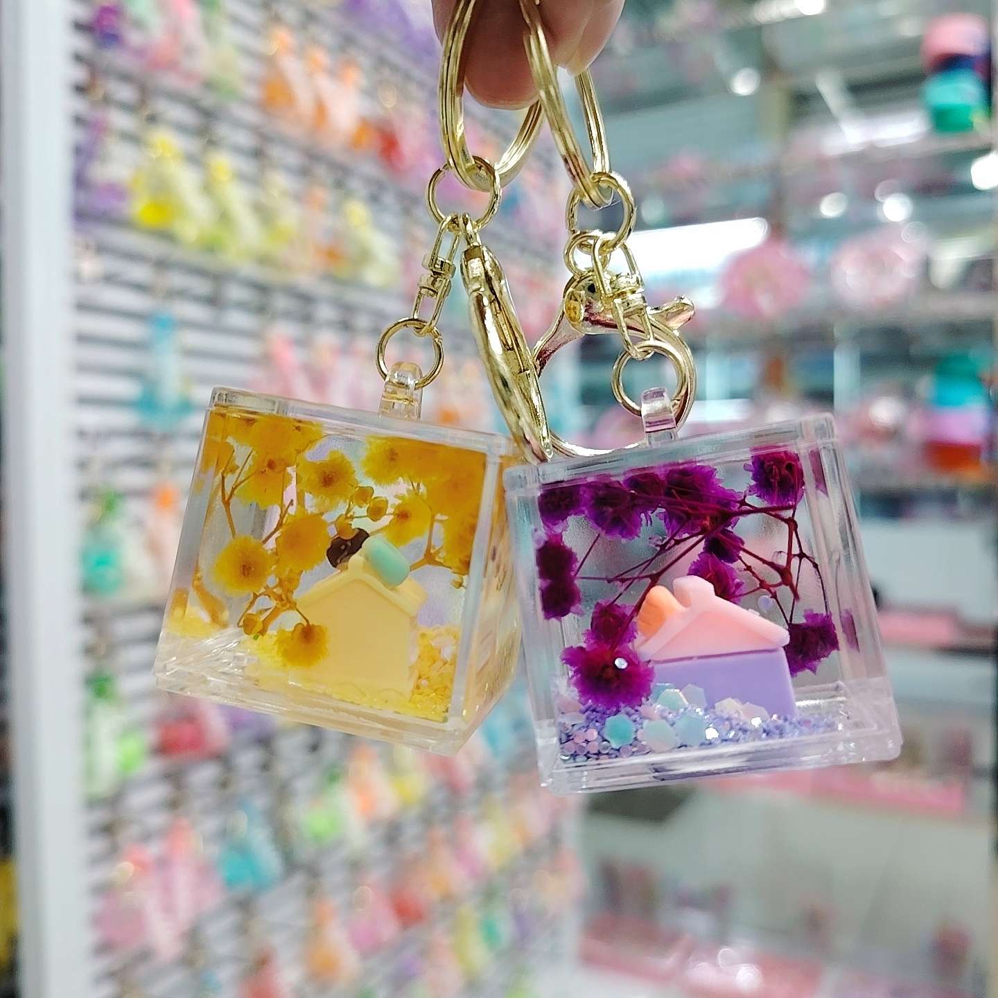 网红流沙可爱入油七夕情侣钥匙挂件花房屋背包配饰汽车小礼品挂饰批发详情图2