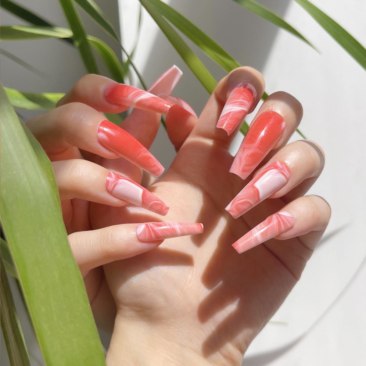 24 PCS PRESS ON NAIL TIPS BALLET SHAPE RED AND WHITE BLENDING details Picture