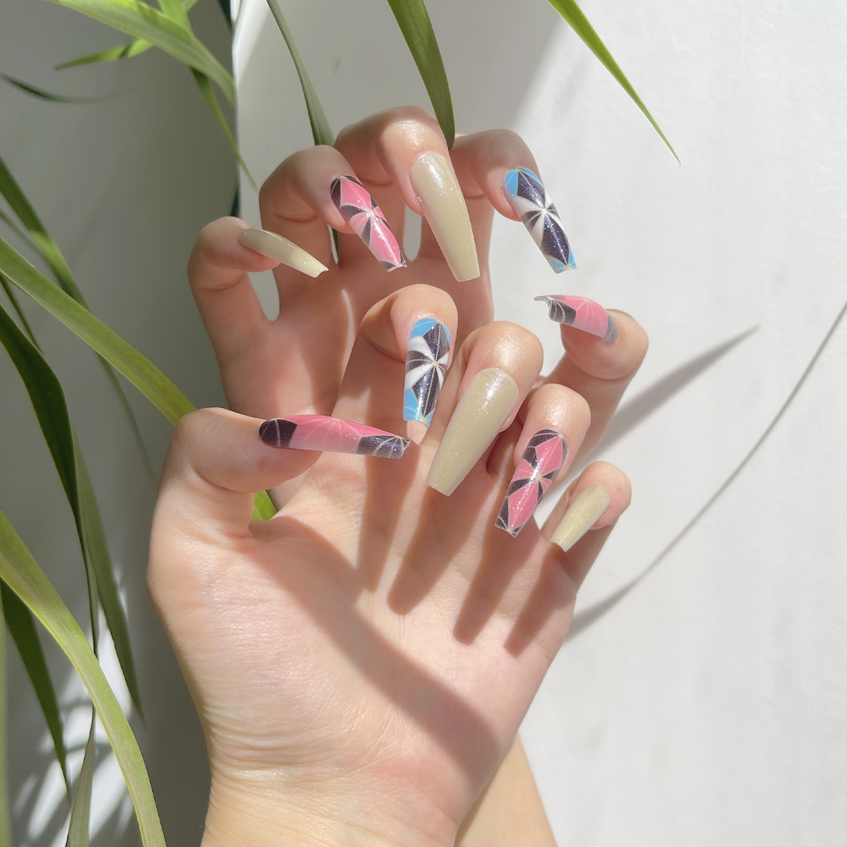 24 PCS PRESS ON NAIL TIPS BALLET SHAPE PEARL COLOR AND DIAMOND PATTERN  full figure