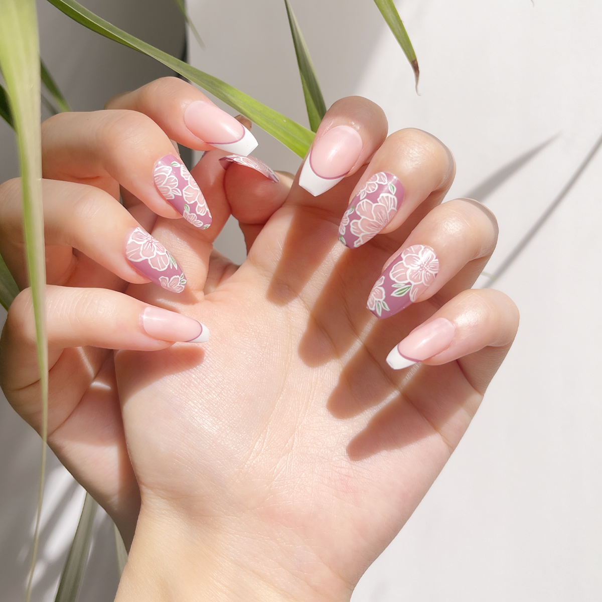 24 PCS PRESS ON NAIL TIPS COFFIN SHAPE PURPLE FLOWER WITH FRENCH STYLE details Picture