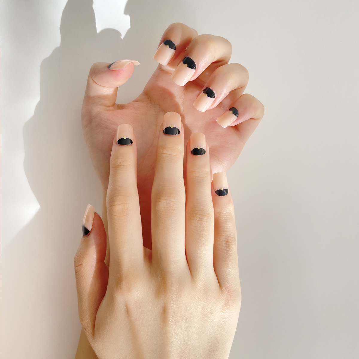 24 PCS PRESS ON NAIL TIPS SQUARE SHAPE BLACK AND NUDE SPLICING details Picture
