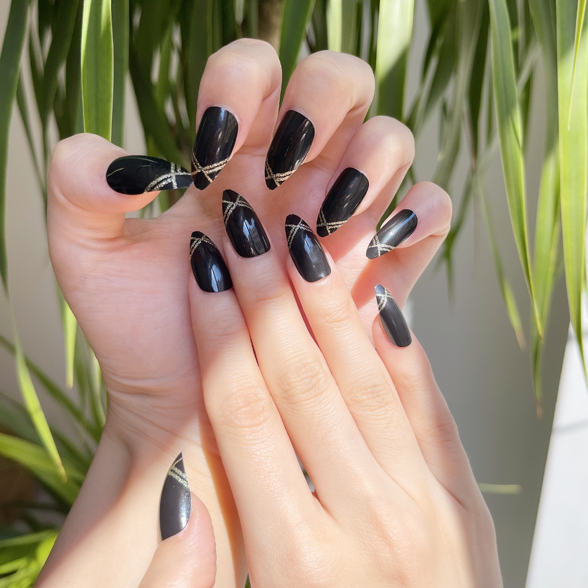24 PCS PRESS ON NAIL TIPS STILETTO SHAPE BLACK BASE COLOR WITH GOLD GLITTER details Picture