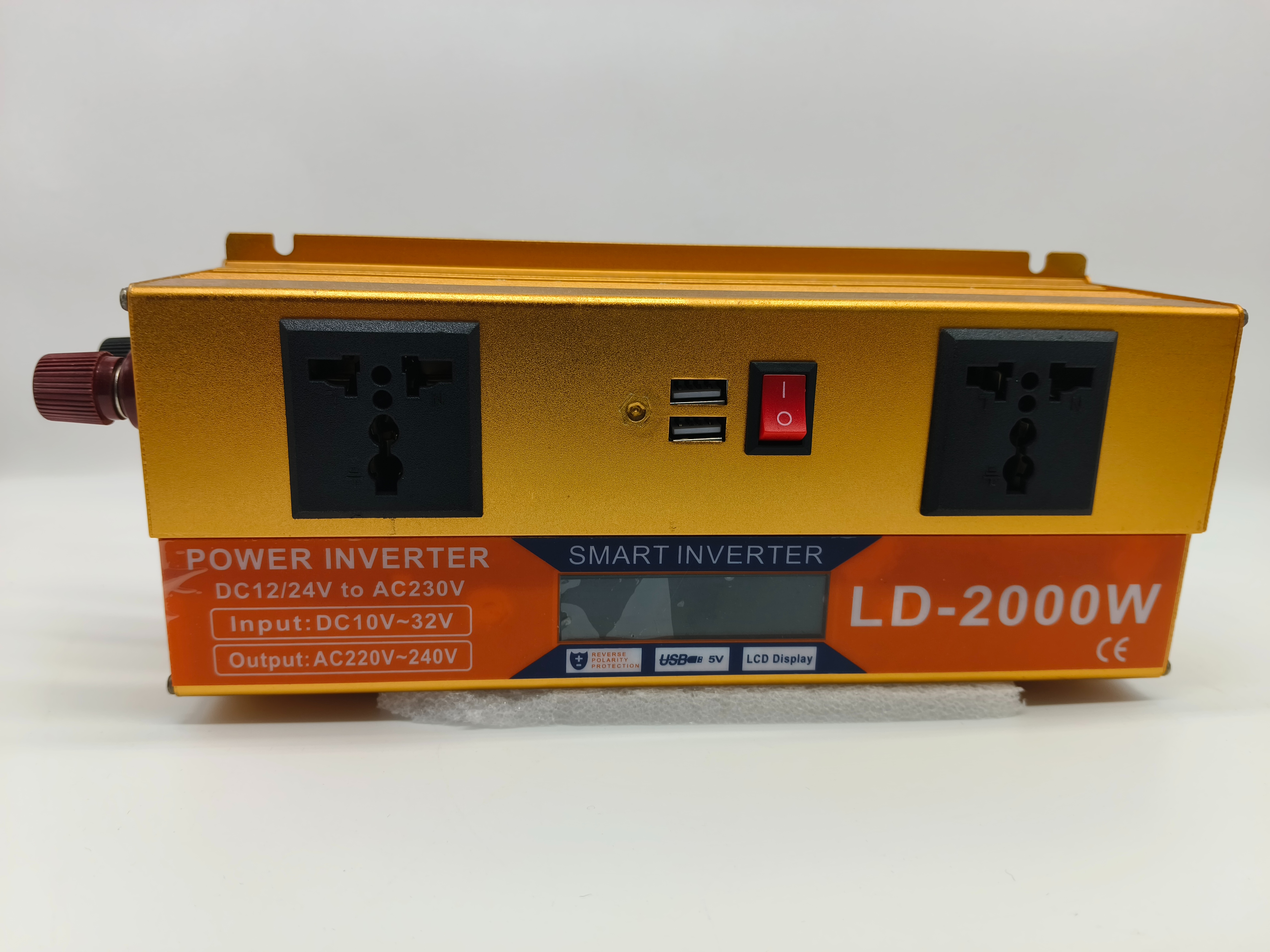 12V24V转220V1000W2000W双插座多功能电 源车载逆变器