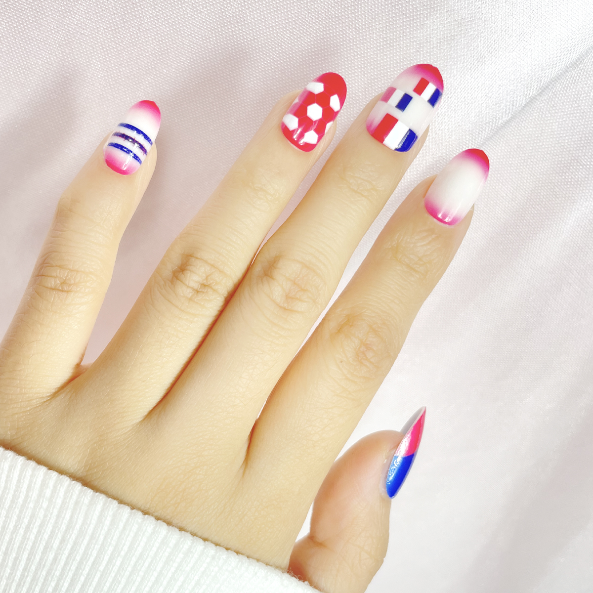 24 PCS PRESS ON NAIL TIPS OVAL SHAPE FOOTBALL PATTERN details Picture