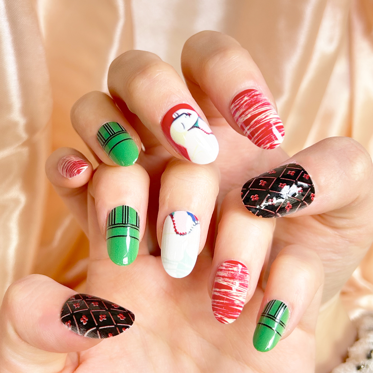 24 PCS PRESS ON NAIL TIPS OVAL SHAPE GREEN RED BLACK AND WHITE COLOR Specification drawing