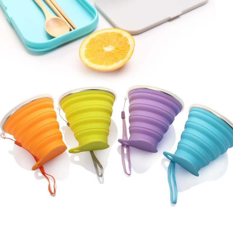 Portable folding water cup for outdoor camping travel, food-grade silicone, foldable, stretchable and compressible mouthwash cup details Picture