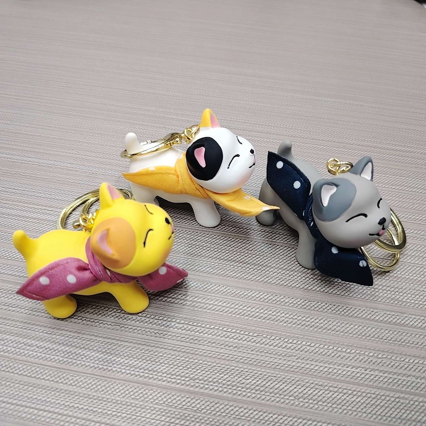 可爱蝴蝶结围巾狗钥匙扣挂件少女心微笑立体小猫公仔包包钥匙链礼品挂饰批发细节图